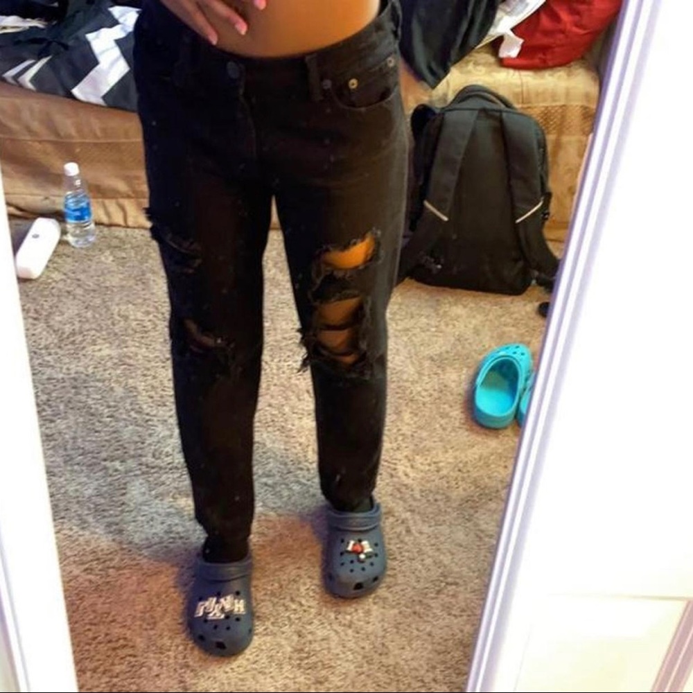 Xs black ripped mom jeans
